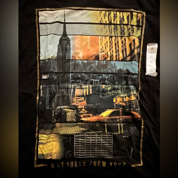 *NWT GUESS Black and Gold Bold New York City Graphic Tshirt - Men’s Size XL - Picture 2 of 3